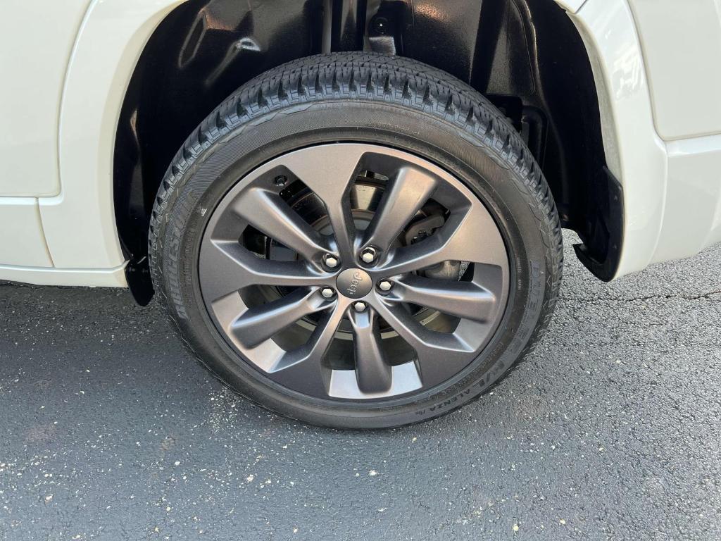 used 2019 Jeep Cherokee car, priced at $21,000