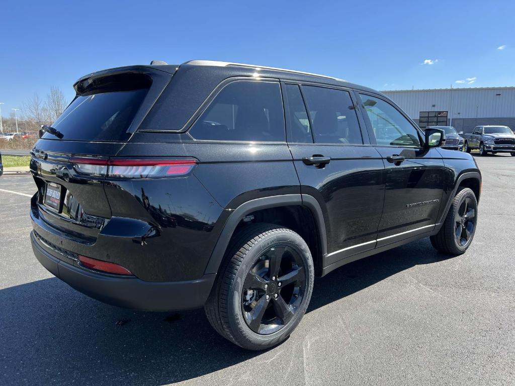 new 2025 Jeep Grand Cherokee car, priced at $46,495
