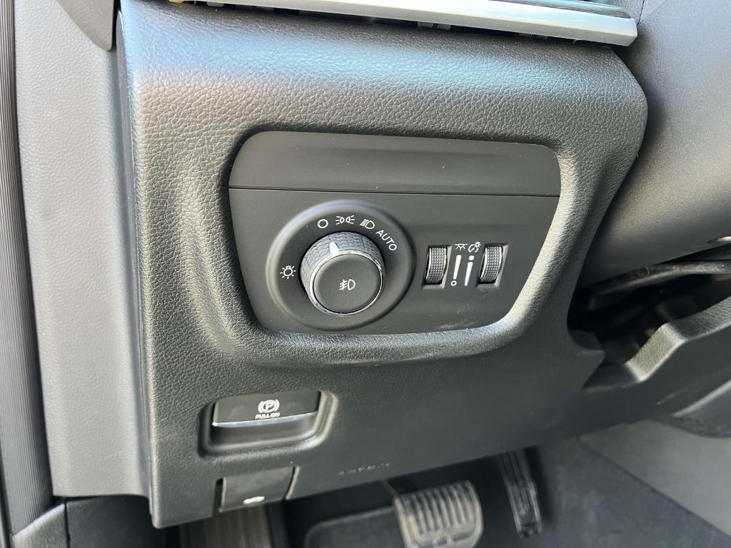 new 2025 Jeep Grand Cherokee car, priced at $46,495