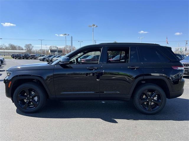 new 2025 Jeep Grand Cherokee car, priced at $47,020