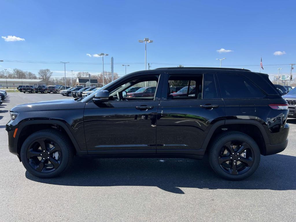 new 2025 Jeep Grand Cherokee car, priced at $46,495