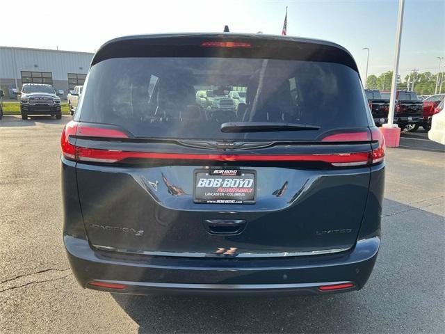 new 2025 Chrysler Pacifica car