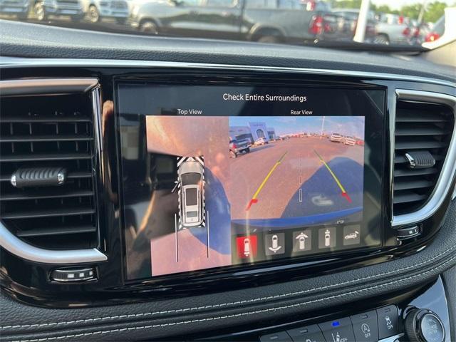 new 2025 Chrysler Pacifica car