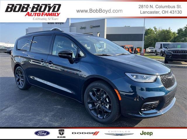 new 2025 Chrysler Pacifica car