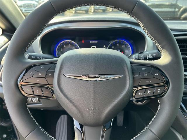 new 2025 Chrysler Pacifica car