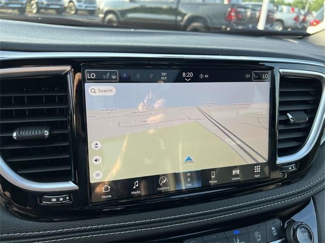 new 2025 Chrysler Pacifica car