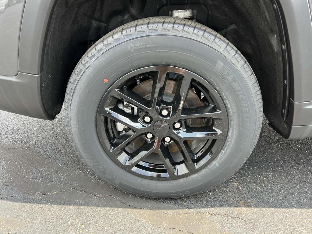 new 2025 Jeep Grand Cherokee L car, priced at $43,614