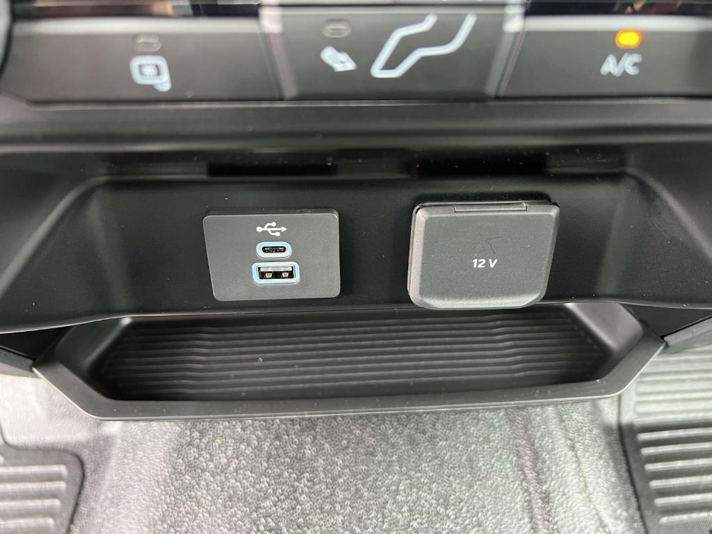 new 2025 Ford F-250 car, priced at $61,305
