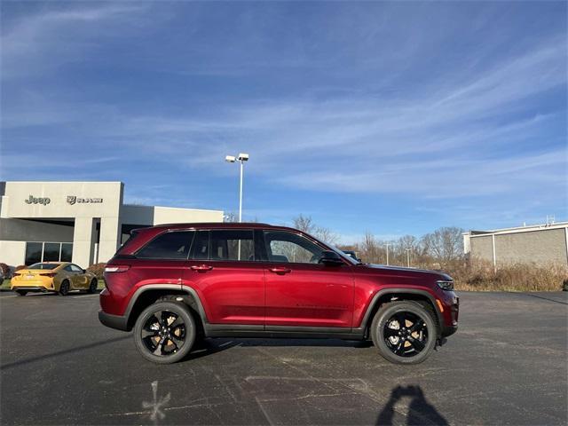 new 2025 Jeep Grand Cherokee car, priced at $49,170