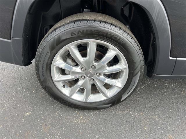 used 2014 Jeep Cherokee car, priced at $9,995