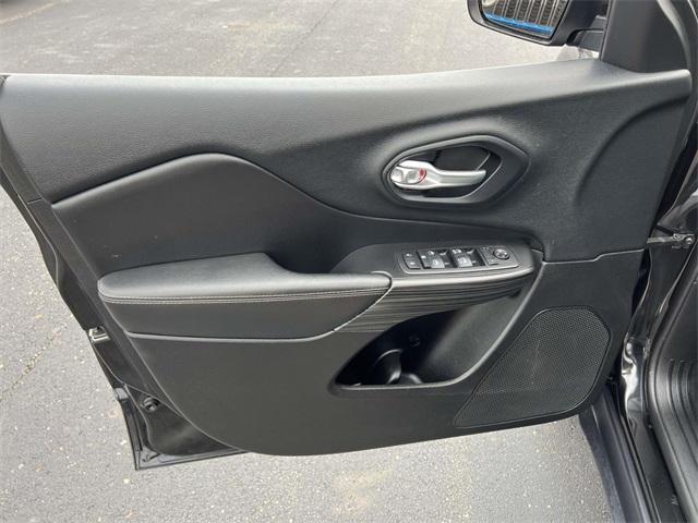 used 2014 Jeep Cherokee car, priced at $9,995