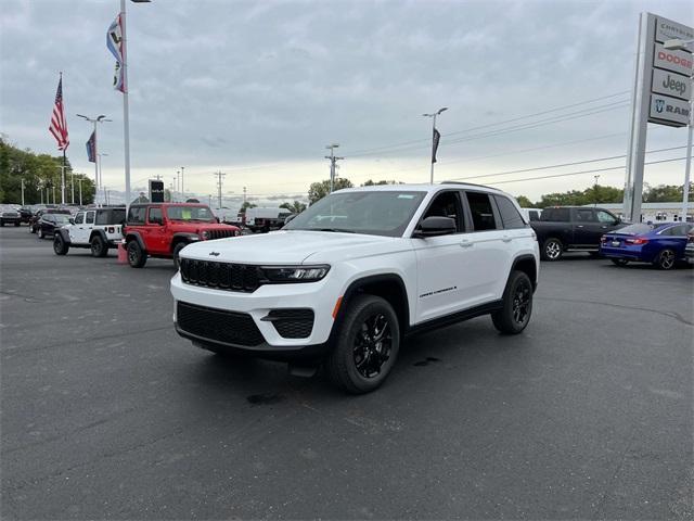 new 2025 Jeep Grand Cherokee car, priced at $44,435