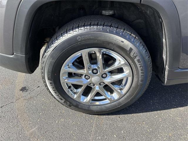 used 2025 Jeep Grand Cherokee car, priced at $37,495