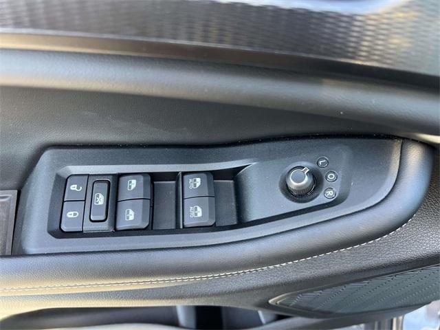 used 2025 Jeep Grand Cherokee car, priced at $37,495