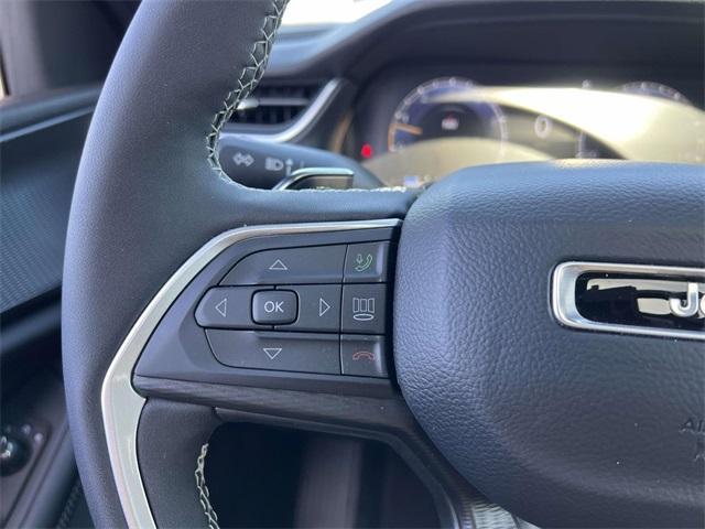 used 2025 Jeep Grand Cherokee car, priced at $37,495