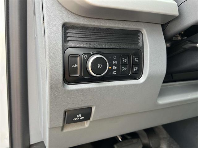 new 2025 Ford F-250 car, priced at $53,850