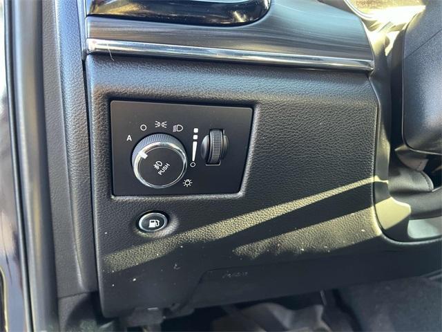 used 2021 Jeep Grand Cherokee car, priced at $28,000