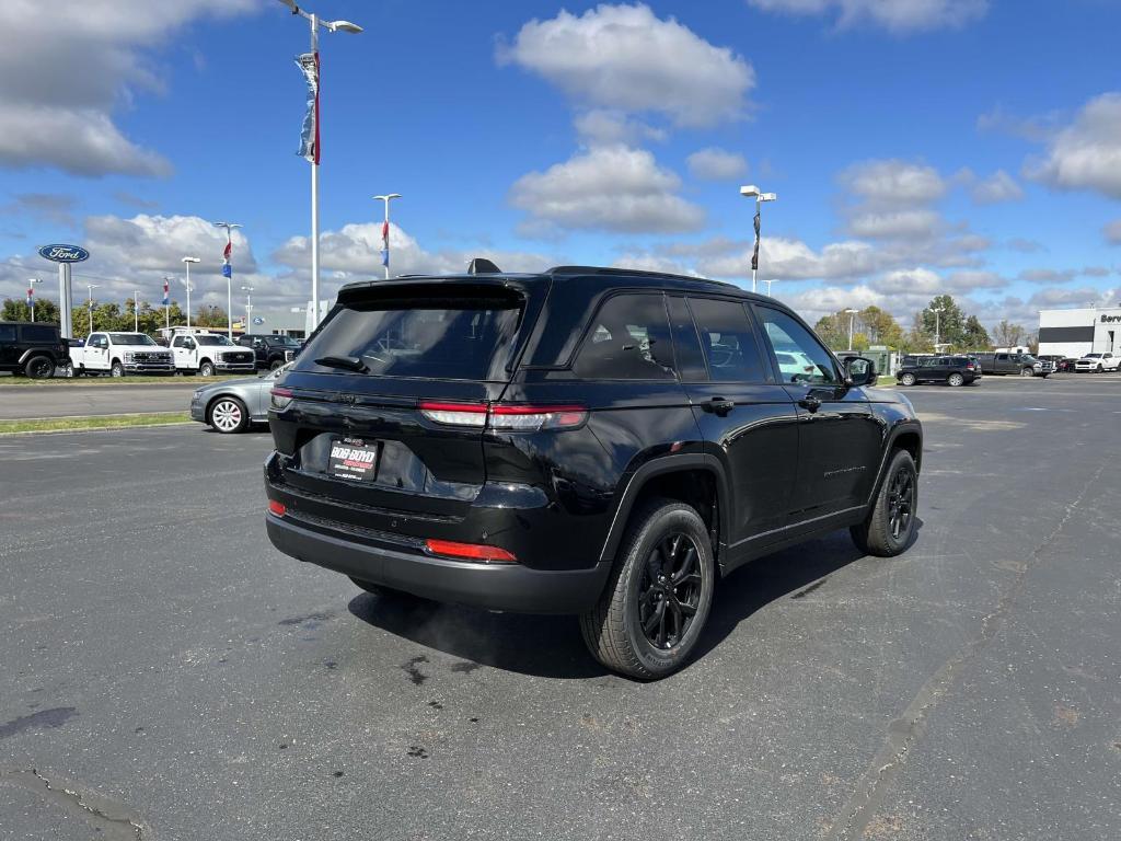 new 2025 Jeep Grand Cherokee car, priced at $40,025