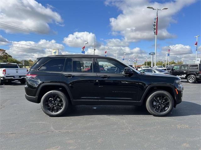 new 2025 Jeep Grand Cherokee car, priced at $45,025