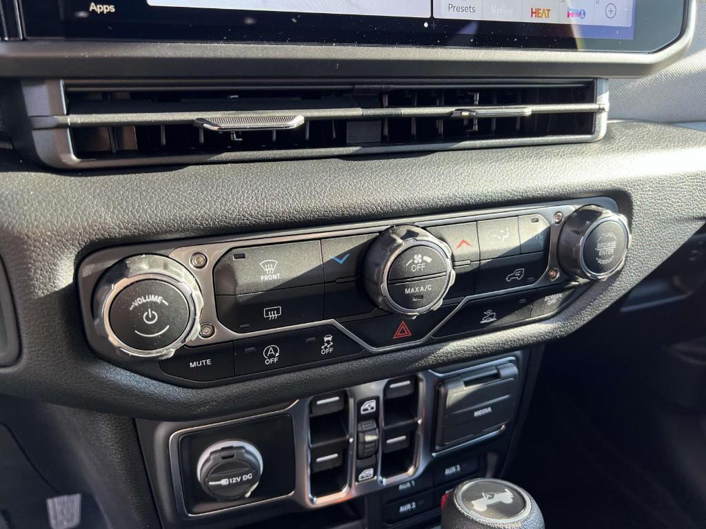 new 2025 Jeep Wrangler car, priced at $42,178