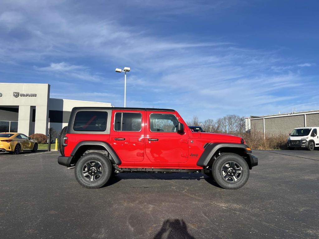 new 2025 Jeep Wrangler car, priced at $42,178