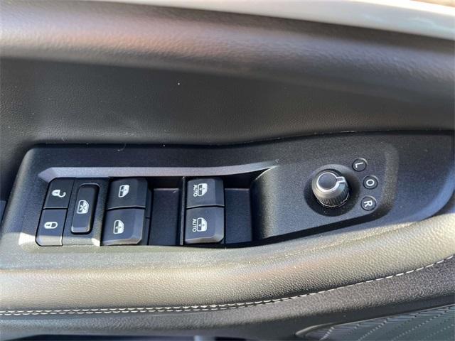 used 2023 Jeep Grand Cherokee car, priced at $32,900