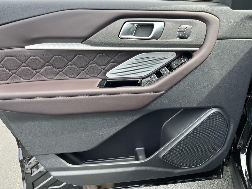 new 2025 Ford Explorer car, priced at $56,053