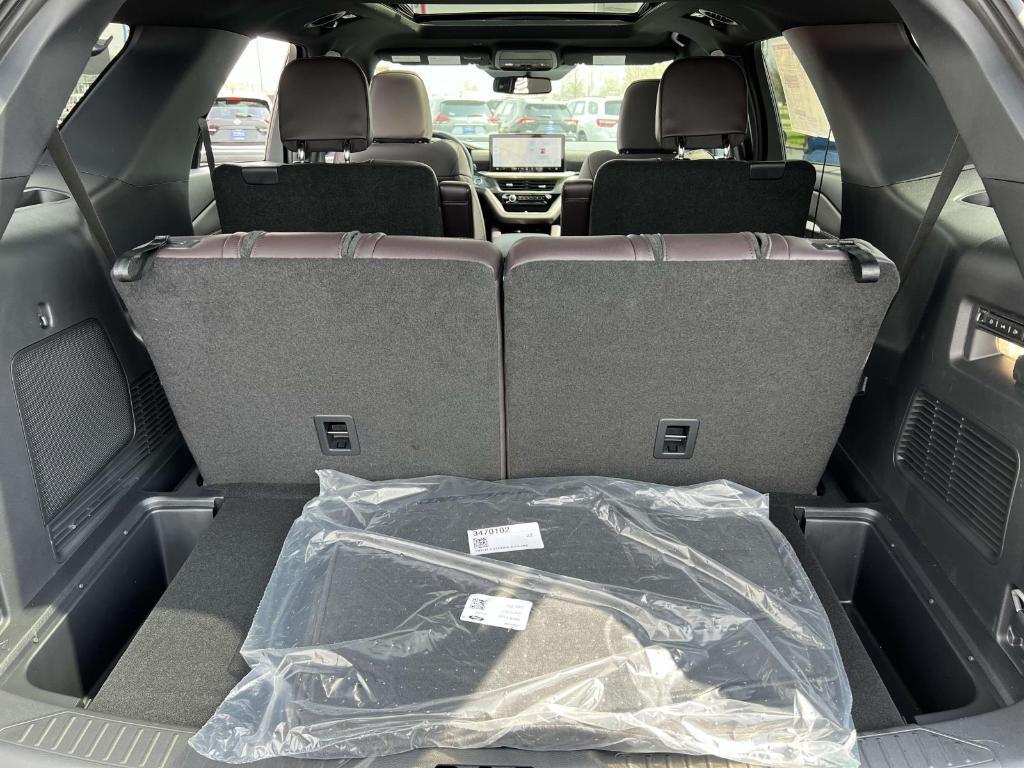 new 2025 Ford Explorer car, priced at $56,053