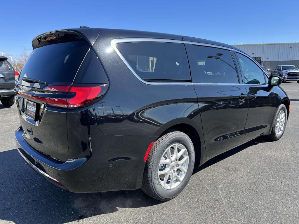 new 2025 Chrysler Pacifica car, priced at $42,501