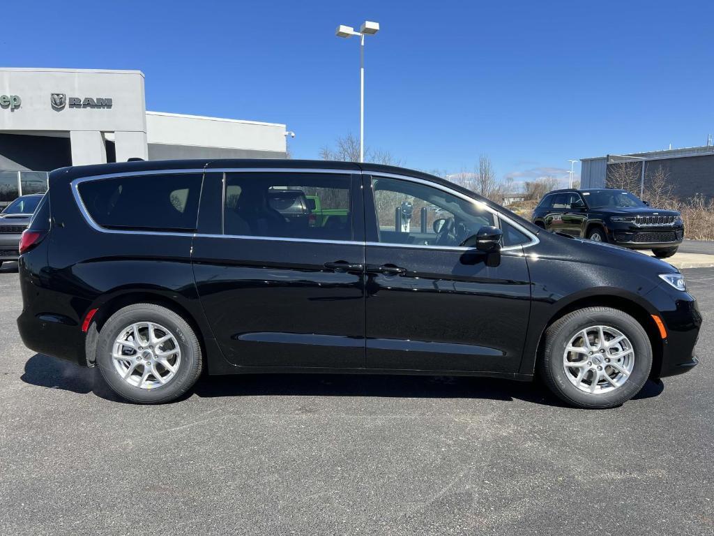 new 2025 Chrysler Pacifica car, priced at $42,501