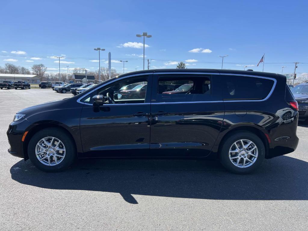 new 2025 Chrysler Pacifica car, priced at $42,501