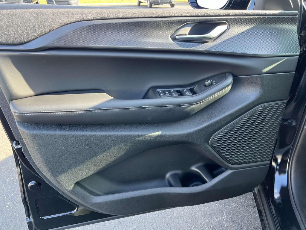 new 2025 Jeep Grand Cherokee car, priced at $41,030