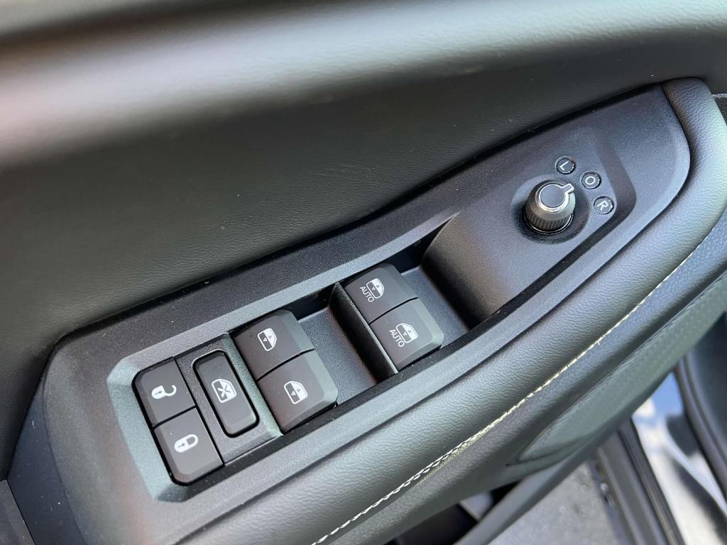new 2025 Jeep Grand Cherokee car, priced at $41,030