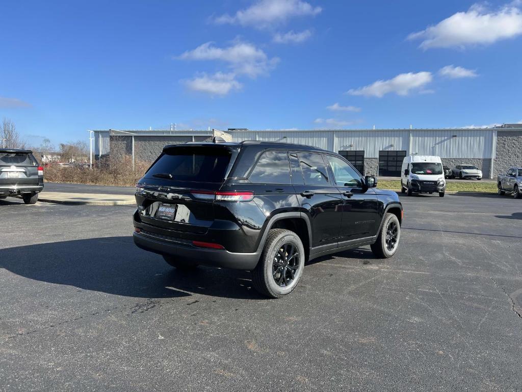 new 2025 Jeep Grand Cherokee car, priced at $41,030