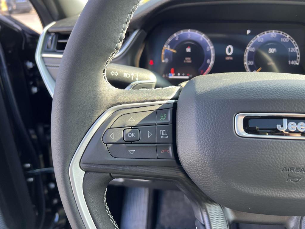 new 2025 Jeep Grand Cherokee car, priced at $41,030