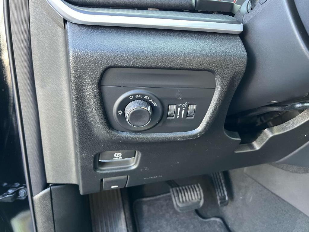 new 2025 Jeep Grand Cherokee car, priced at $41,030