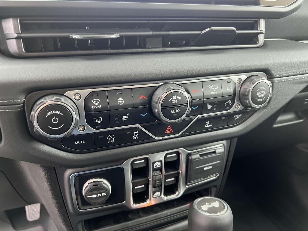 new 2025 Jeep Wrangler car, priced at $49,150