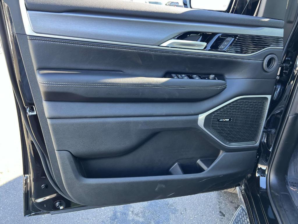 new 2025 Jeep Wagoneer L car, priced at $80,640