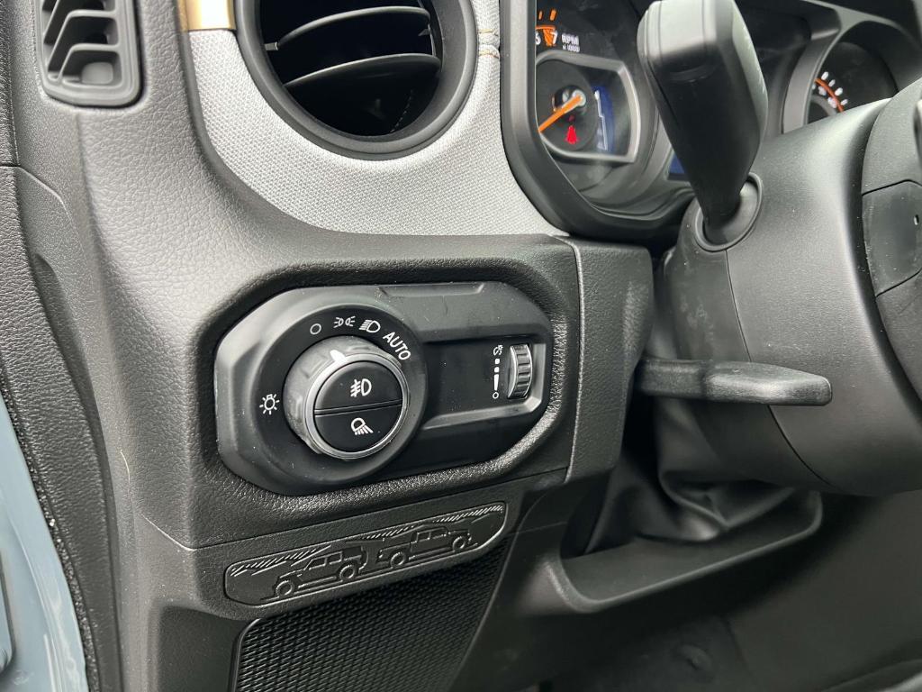 new 2025 Jeep Gladiator car, priced at $45,793