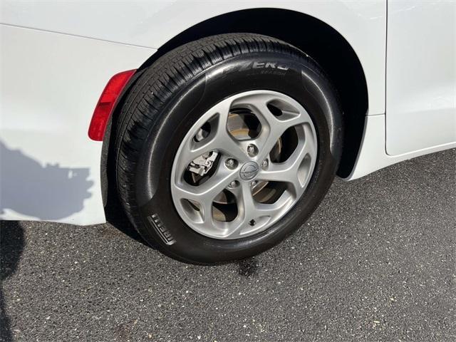 used 2024 Chrysler Pacifica car, priced at $41,695