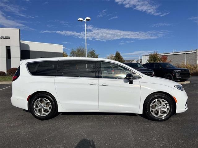 used 2024 Chrysler Pacifica car, priced at $41,695
