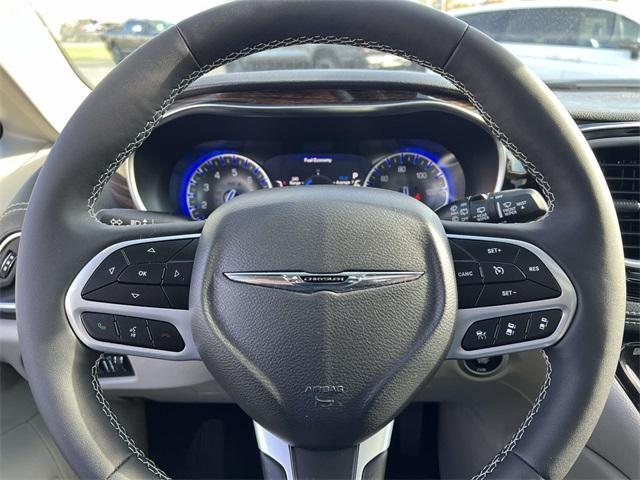 used 2024 Chrysler Pacifica car, priced at $41,695