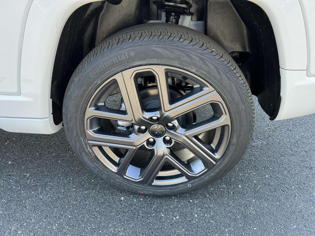 new 2025 Jeep Compass car, priced at $34,130