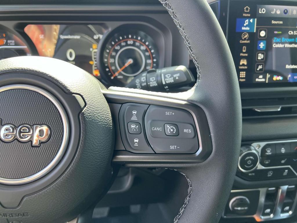 new 2025 Jeep Wrangler car, priced at $43,182