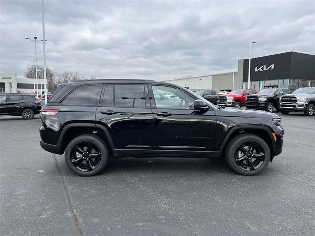 new 2025 Jeep Grand Cherokee car, priced at $45,175