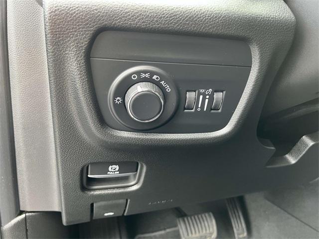 used 2025 Jeep Grand Cherokee car, priced at $40,675