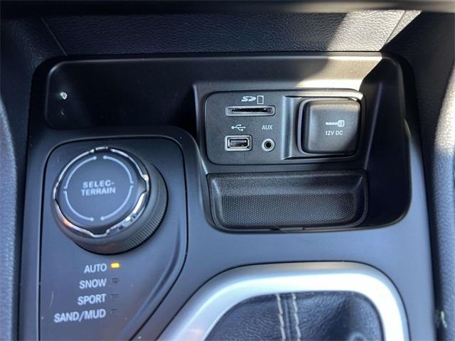 used 2015 Jeep Cherokee car, priced at $13,934