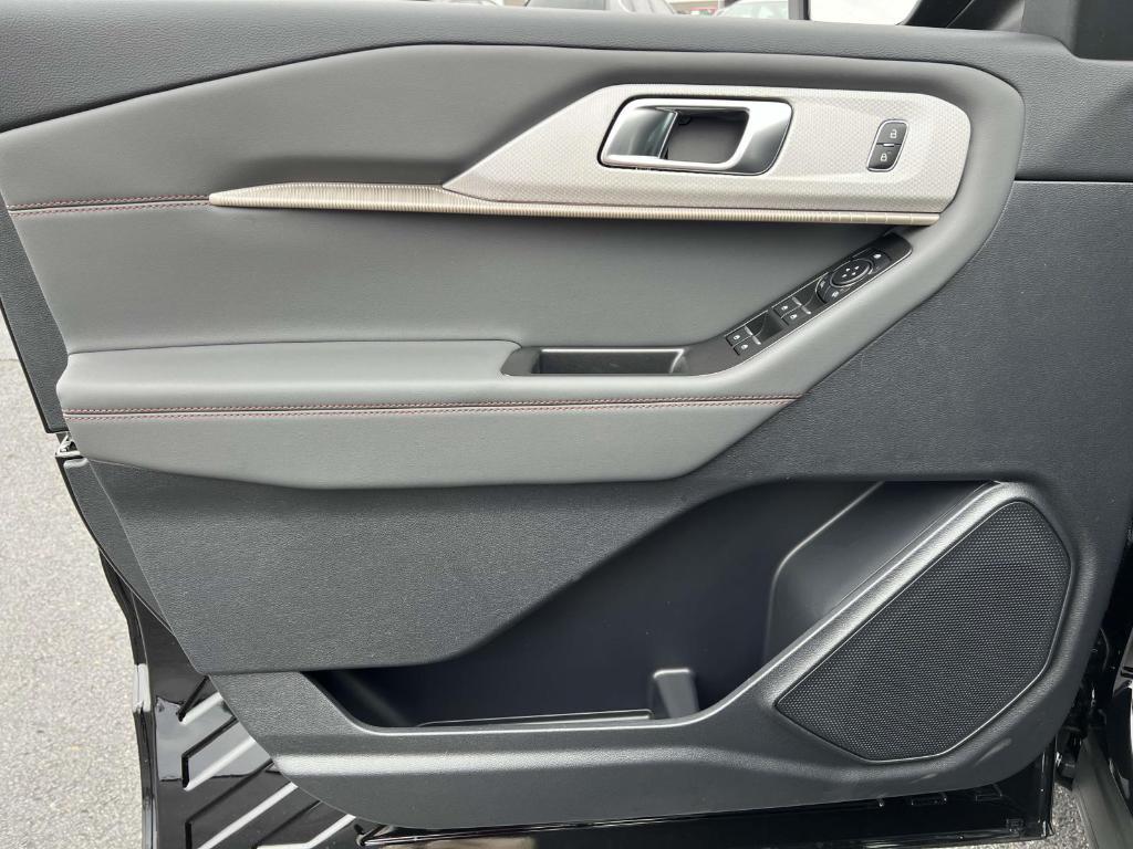 new 2025 Ford Explorer car, priced at $43,188
