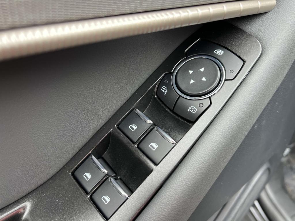 new 2025 Ford Explorer car, priced at $43,188