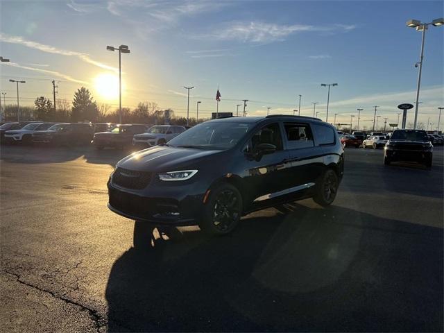 new 2025 Chrysler Pacifica car, priced at $49,540